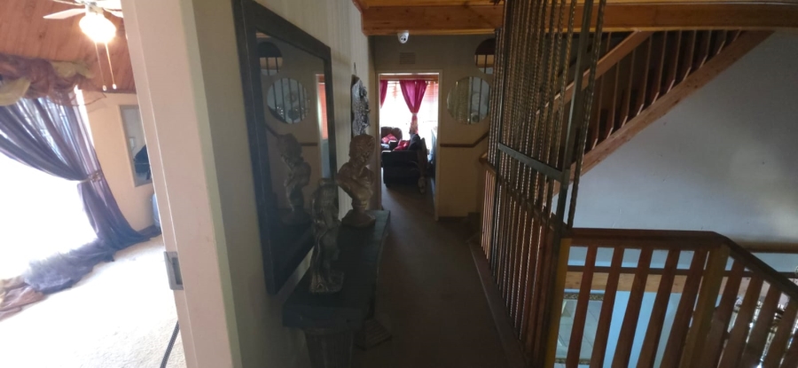 6 Bedroom Property for Sale in Wilkeville North West